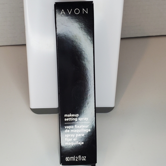 Avon Makeup Setting Spray - Picture 3 of 4